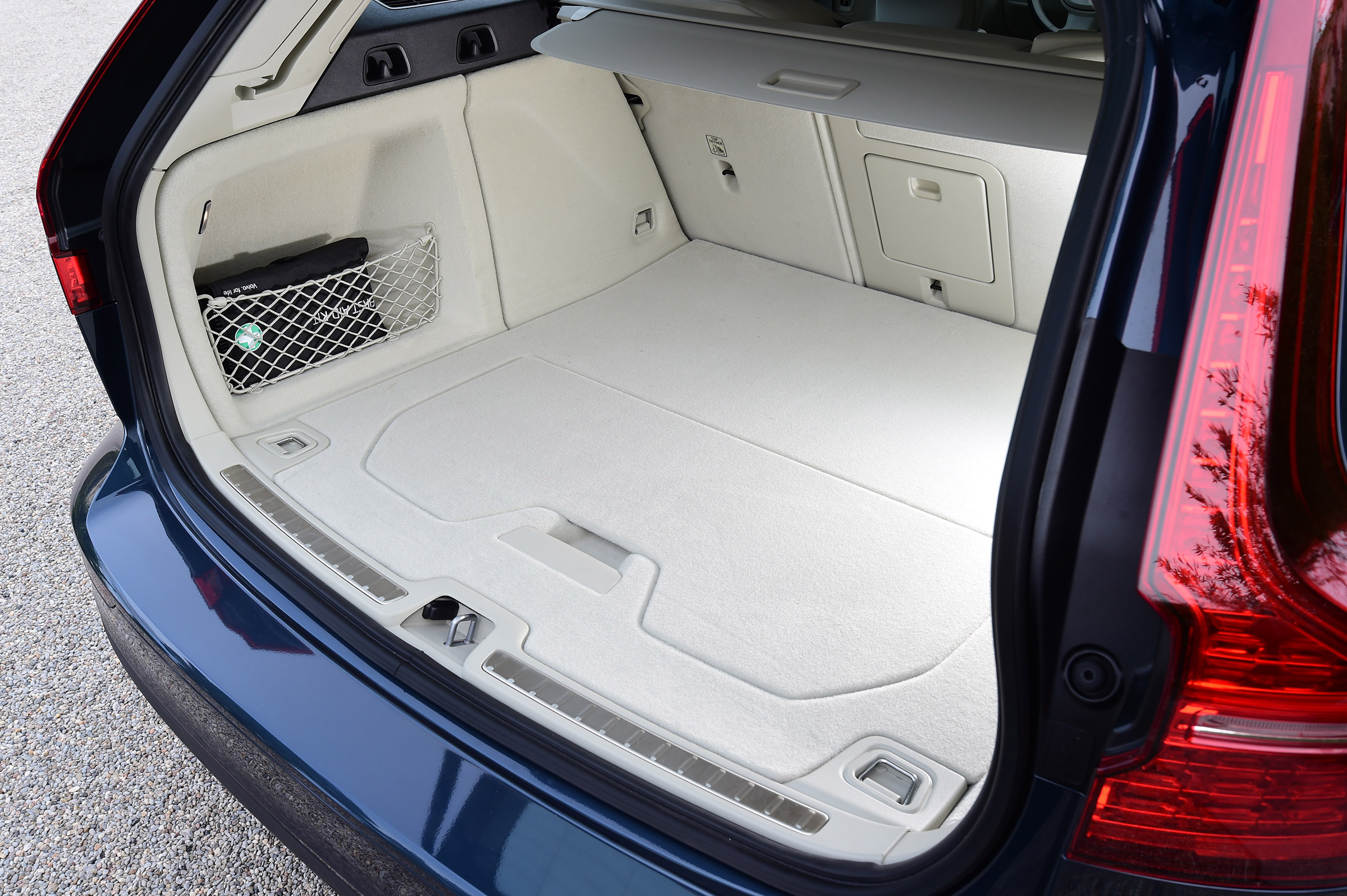 Volvo V60 - boot