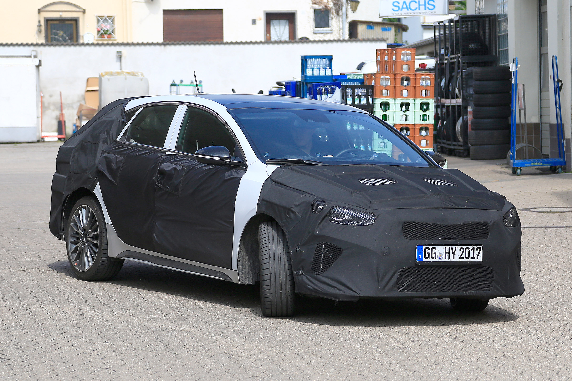 Kia Proceed - spyshot 2
