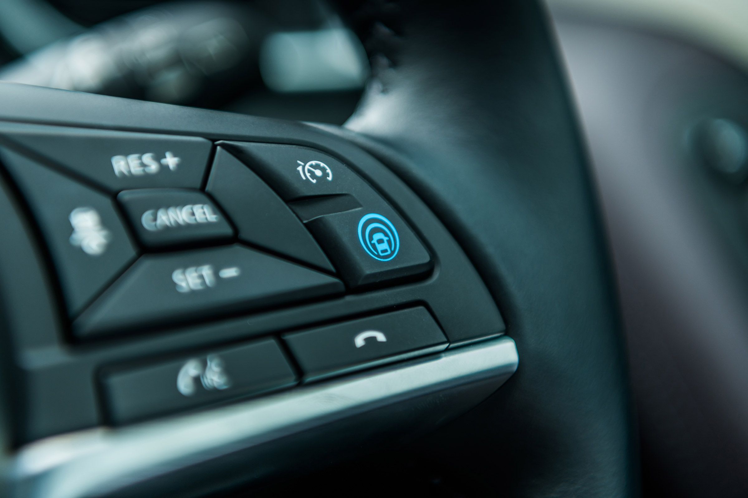 Nissan Qashqai ProPILOT - steering wheel control