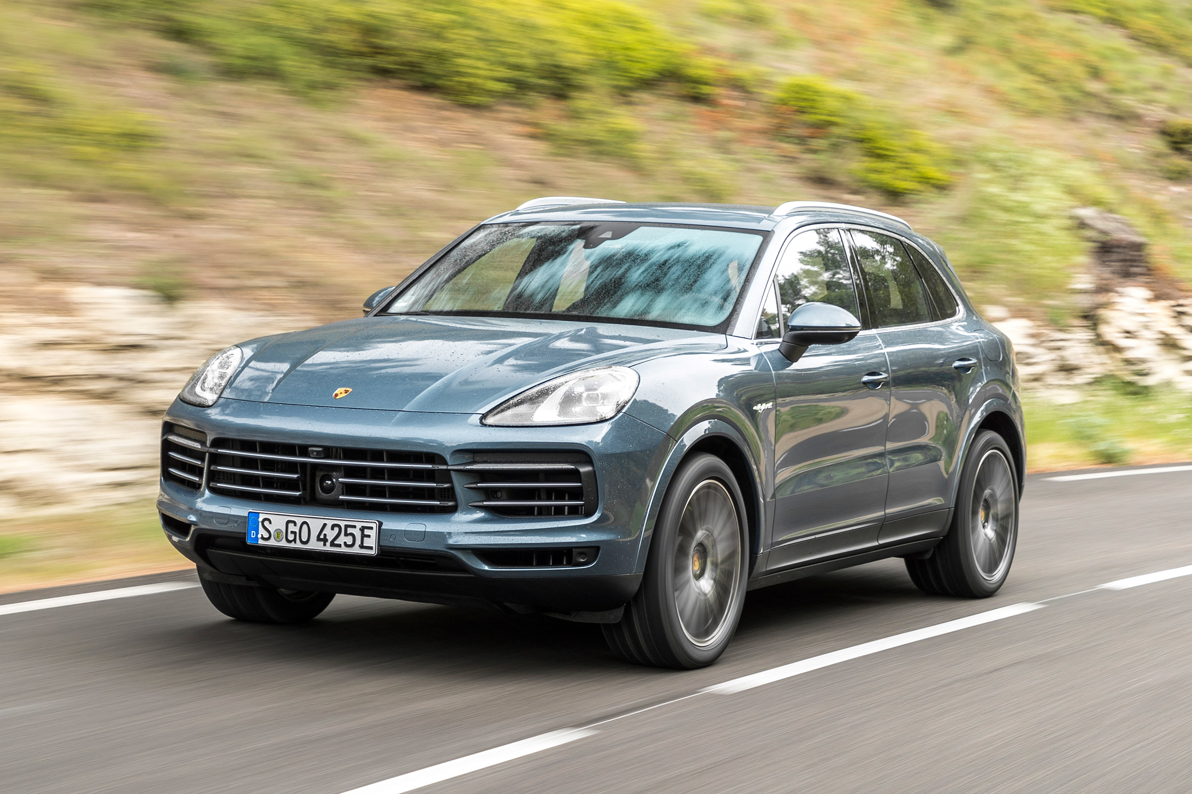 Porsche Cayenne E-Hybrid - front