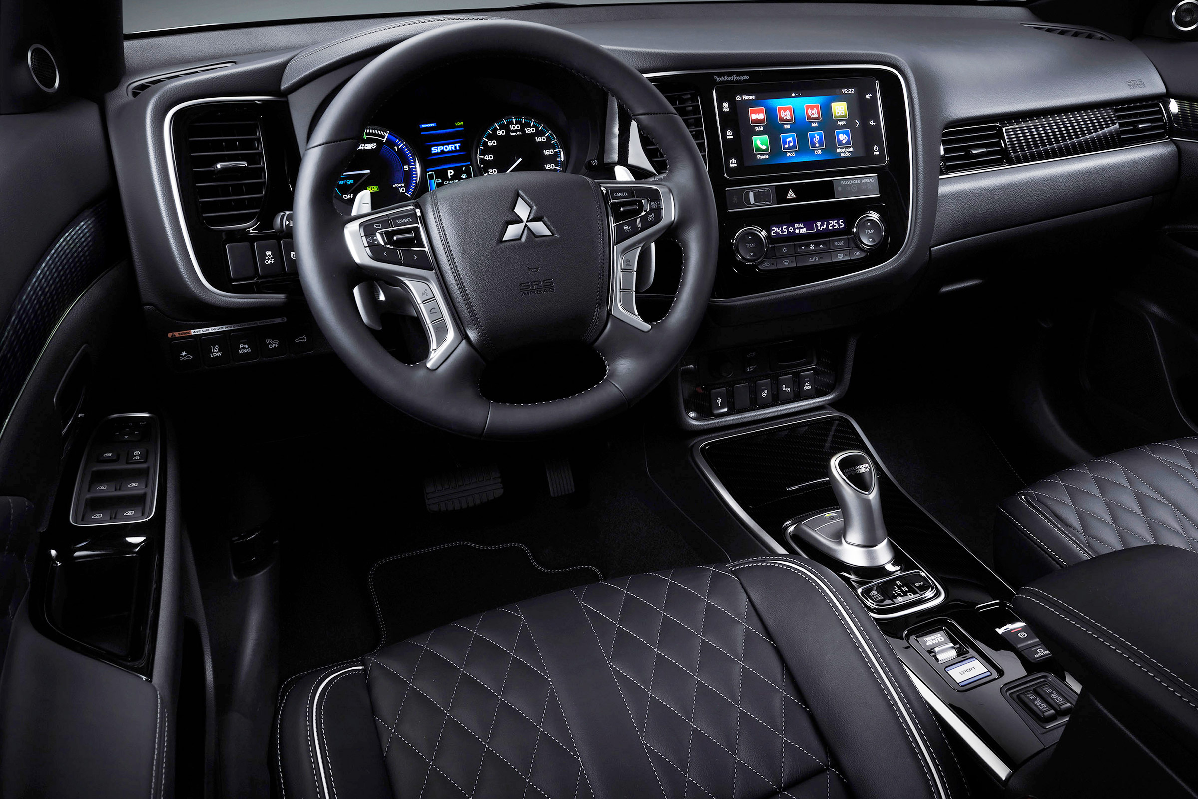 Mitsubishi Outlander PHEV - dash