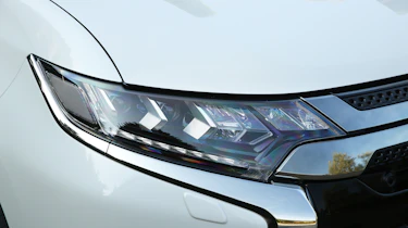 Mitsubishi Outlander PHEV - front light