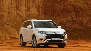 Mitsubishi Outlander PHEV - front static