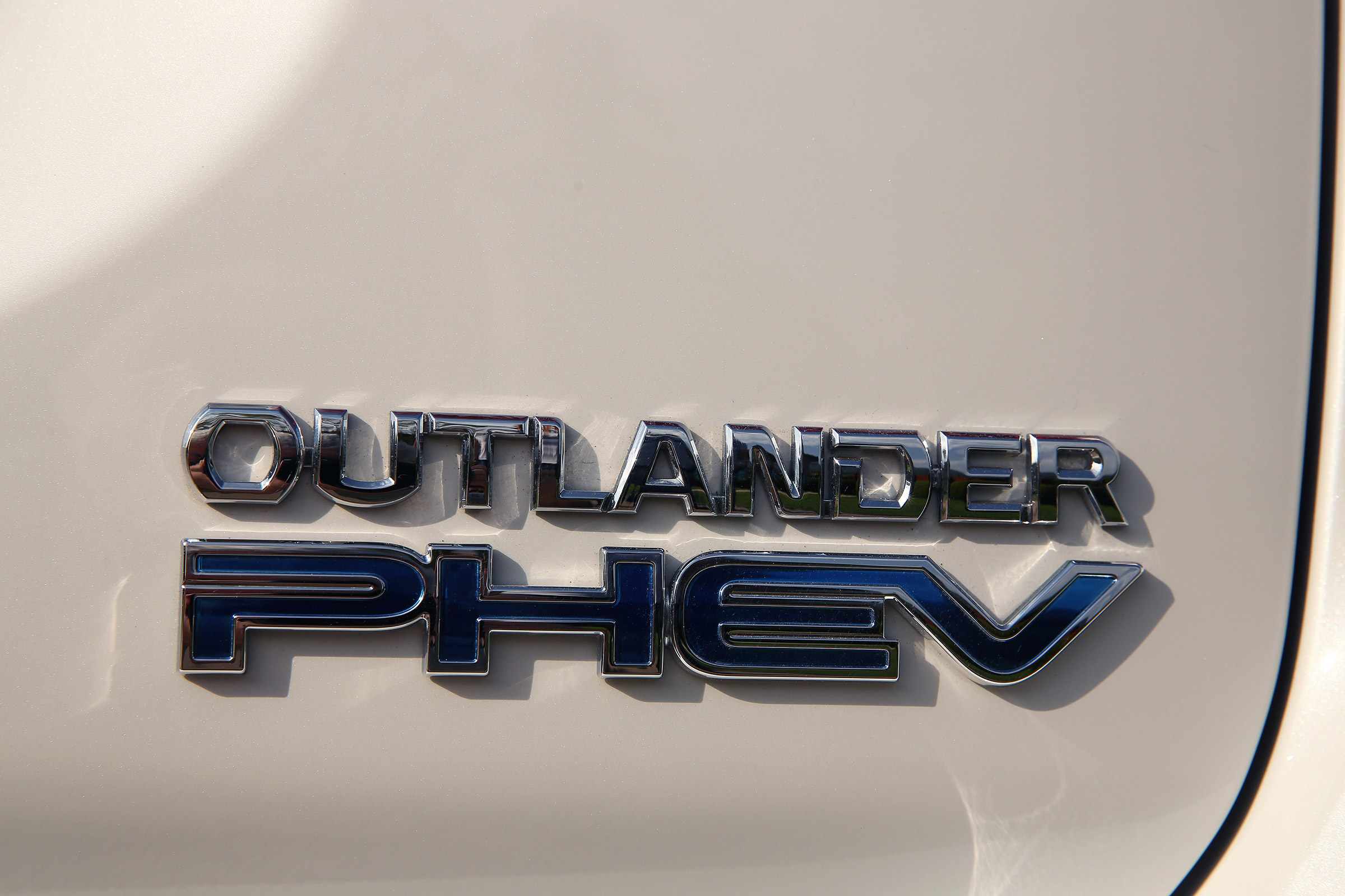 Mitsubishi Outlander PHEV - PHEV badge