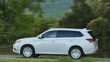 Mitsubishi Outlander PHEV - side
