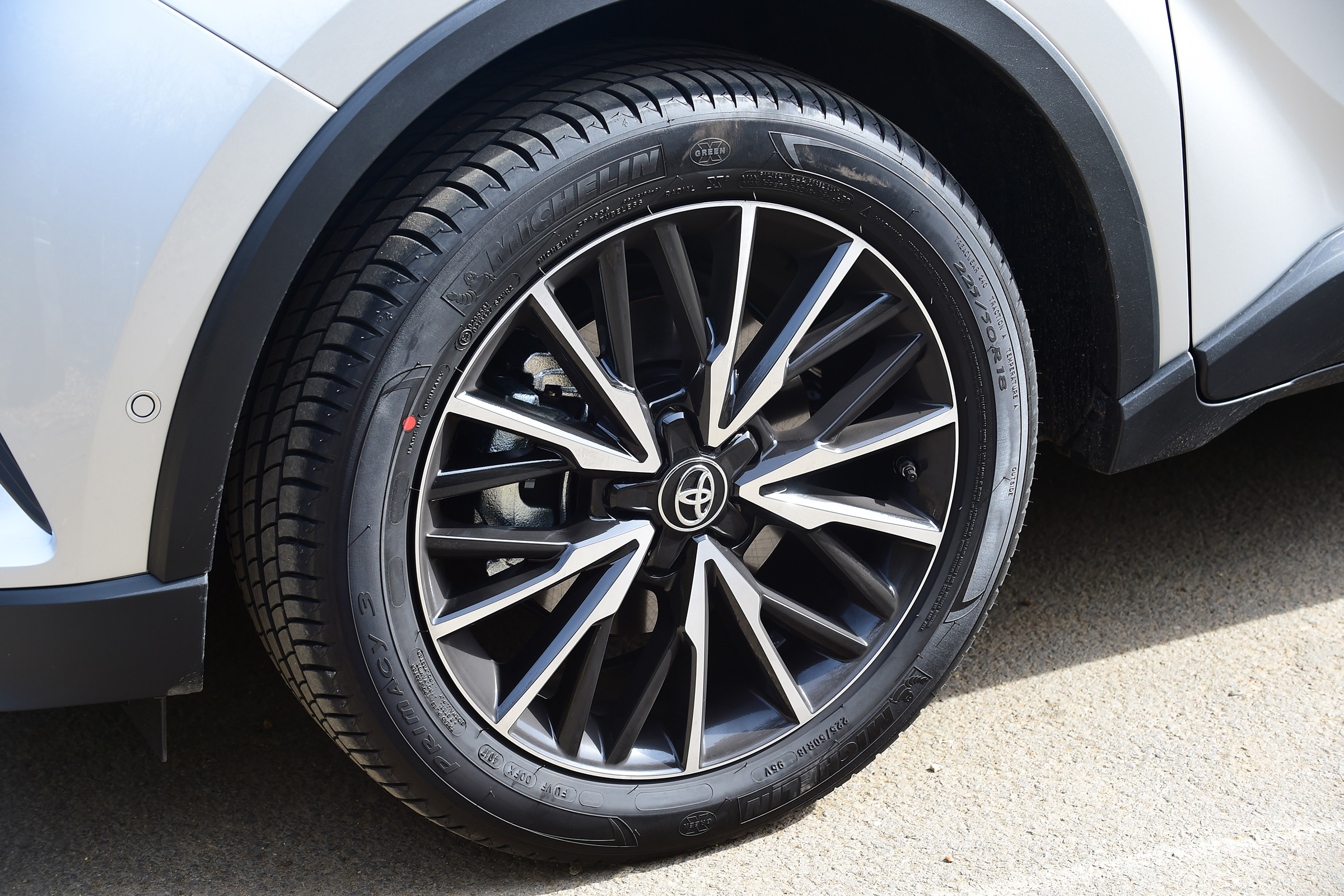 Toyota C-HR - wheel