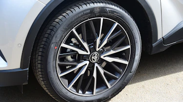 Toyota C-HR - wheel