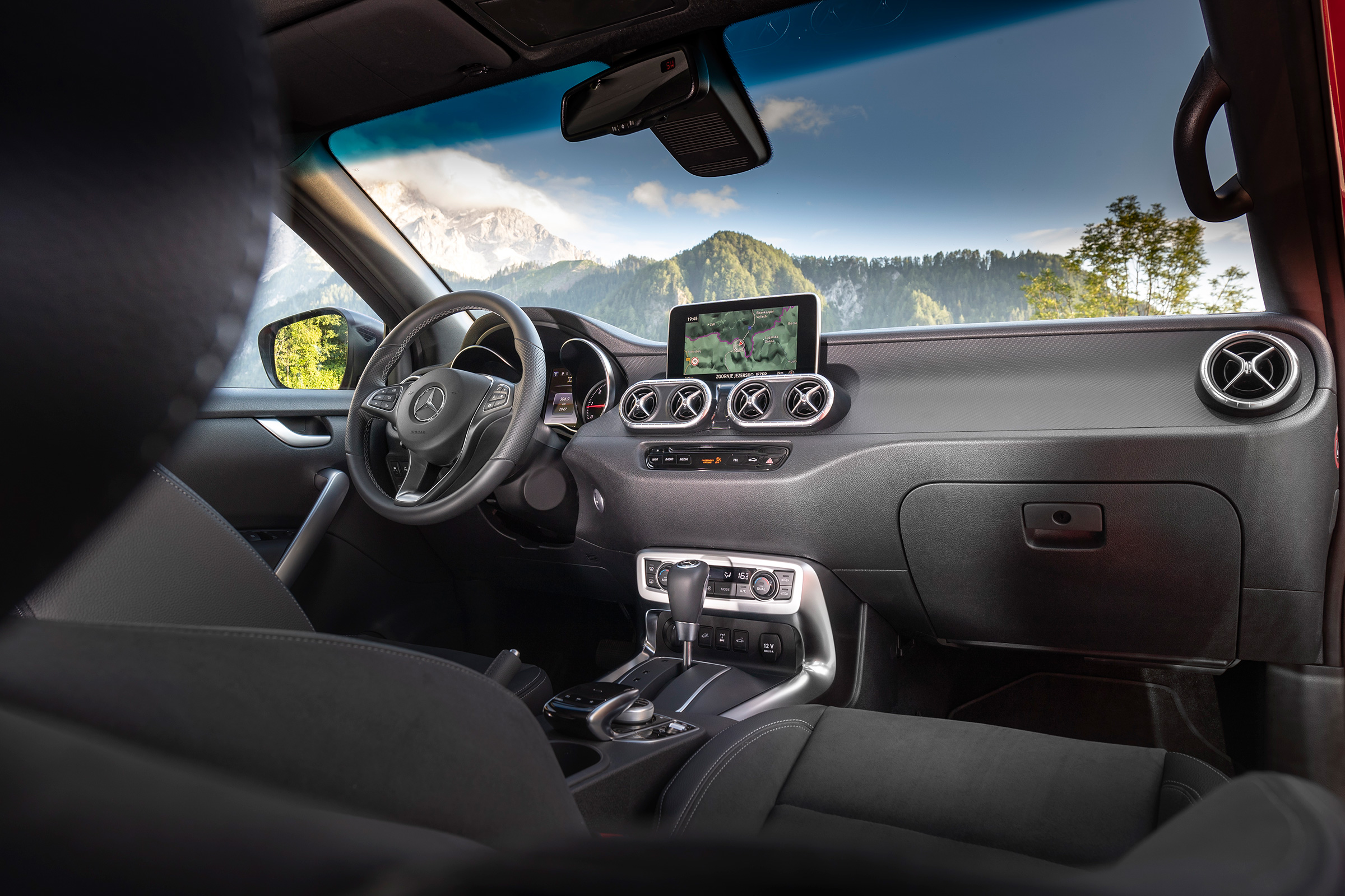 Mercedes X-Class - interior