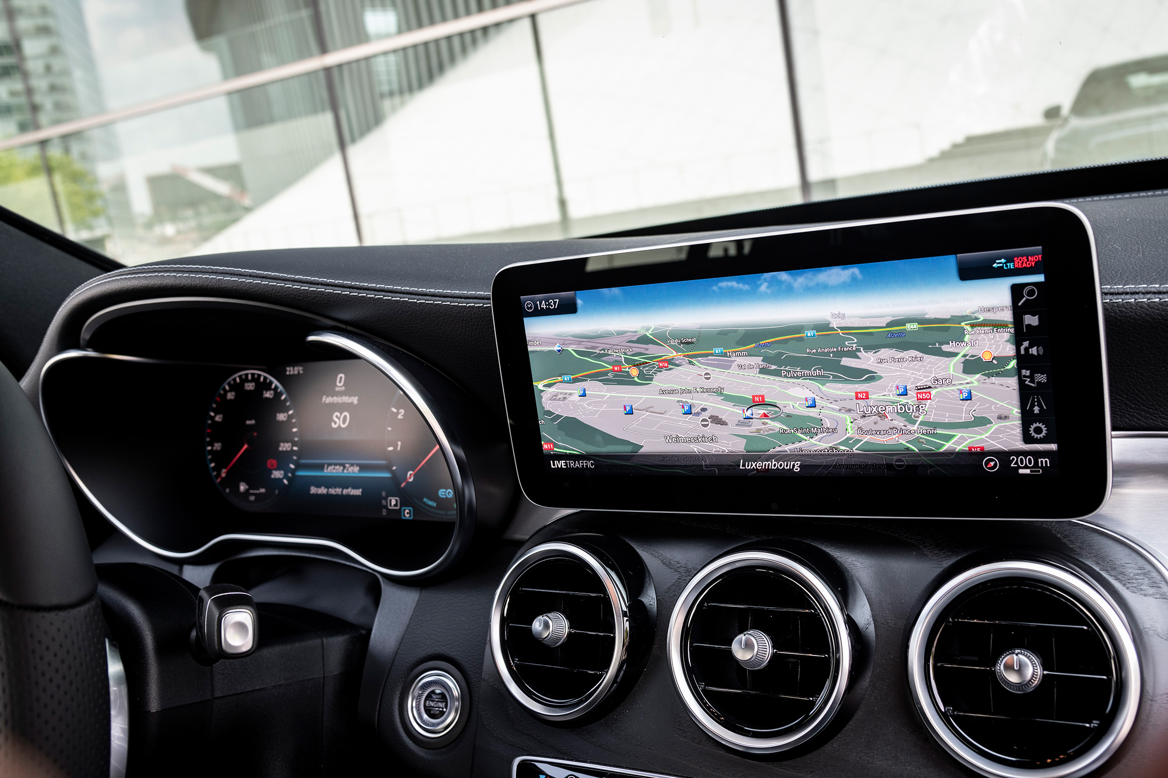Mercedes C-Class - infotainment
