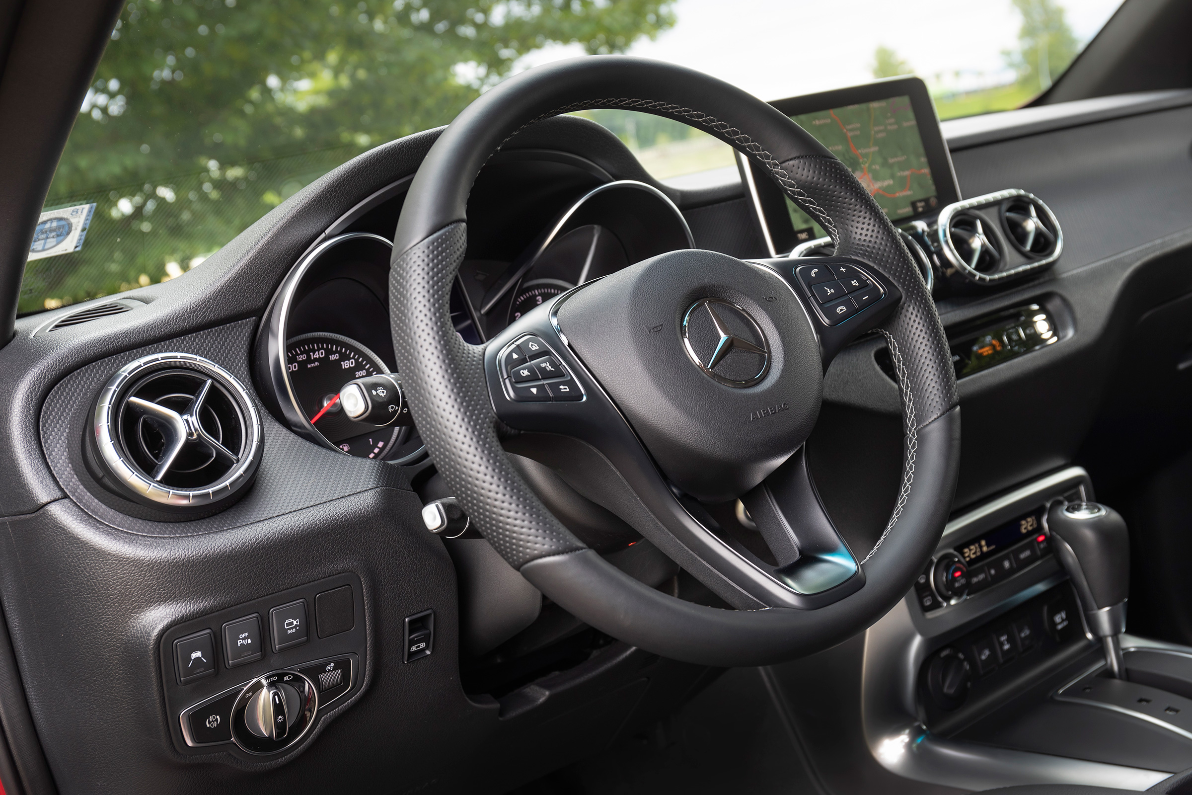 Mercedes X-Class - steering wheel