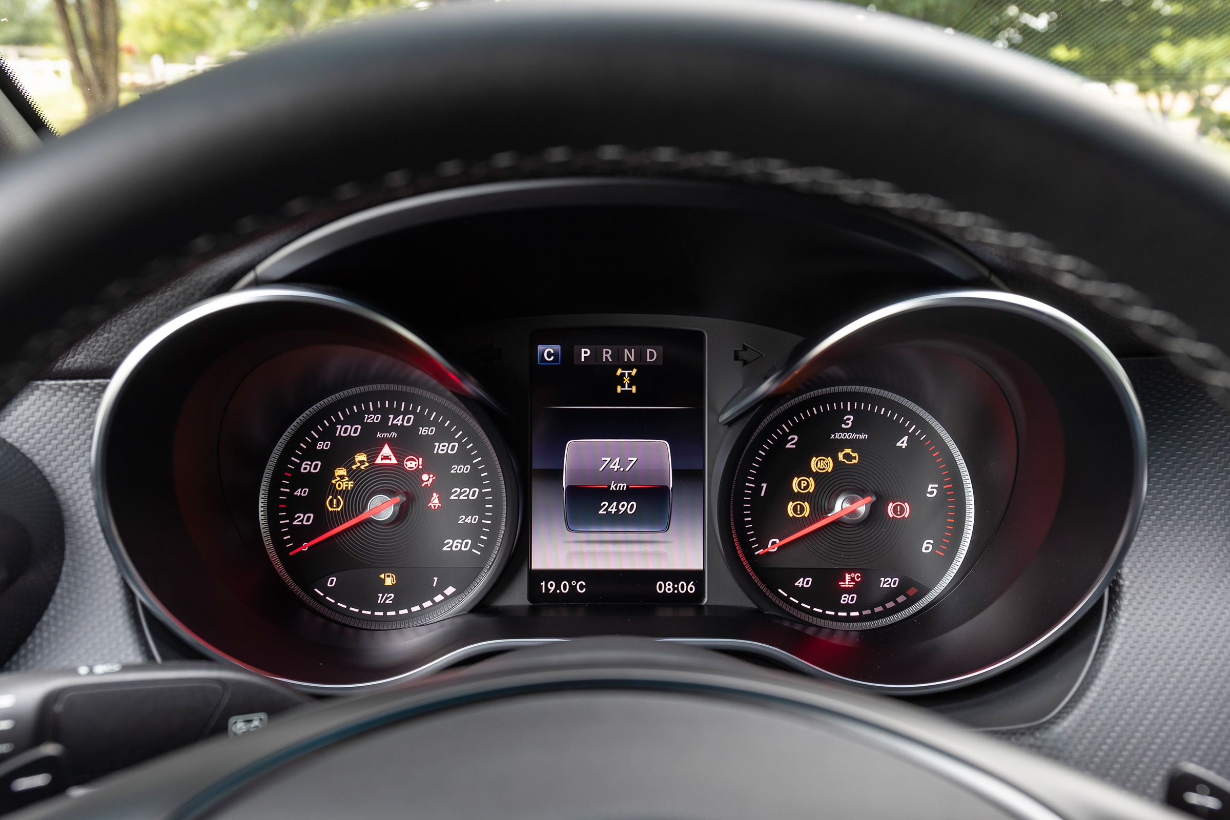 Mercedes X-Class - speedo