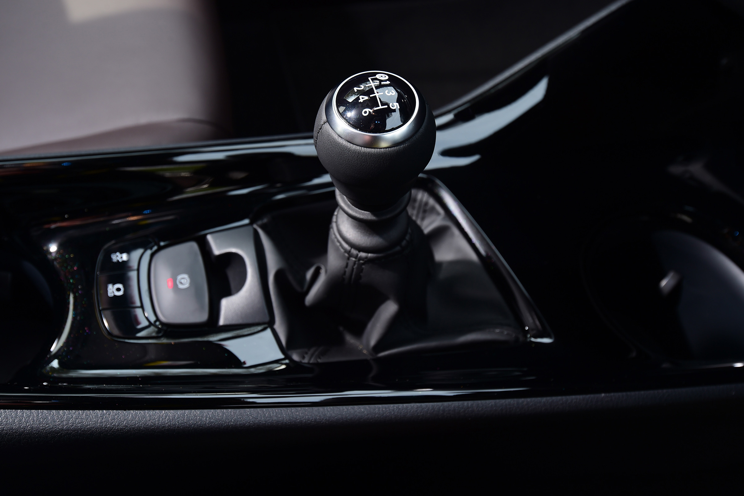 Toyota C-HR - gear lever