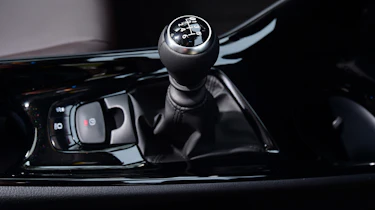Toyota C-HR - gear lever