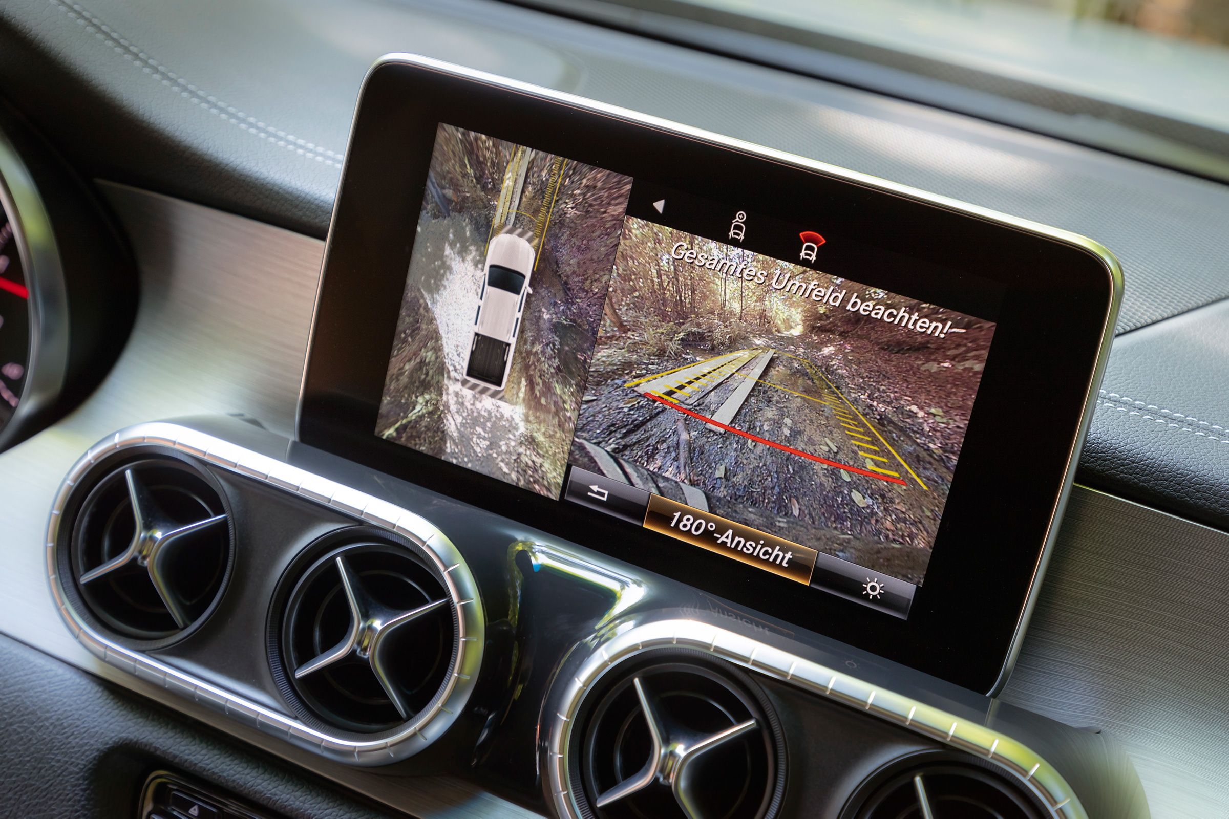 Mercedes X-Class - camera