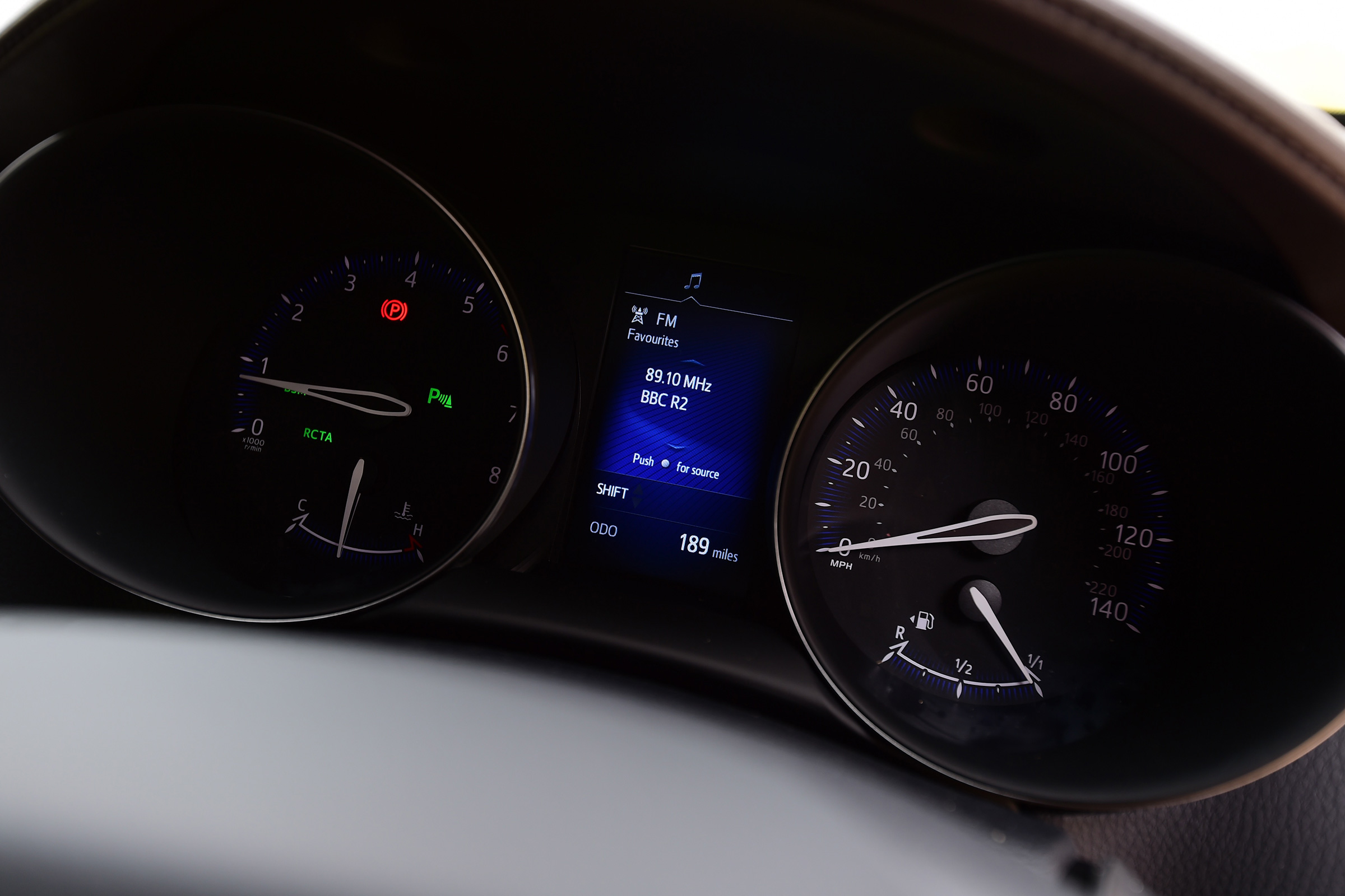 Toyota C-HR - speedo