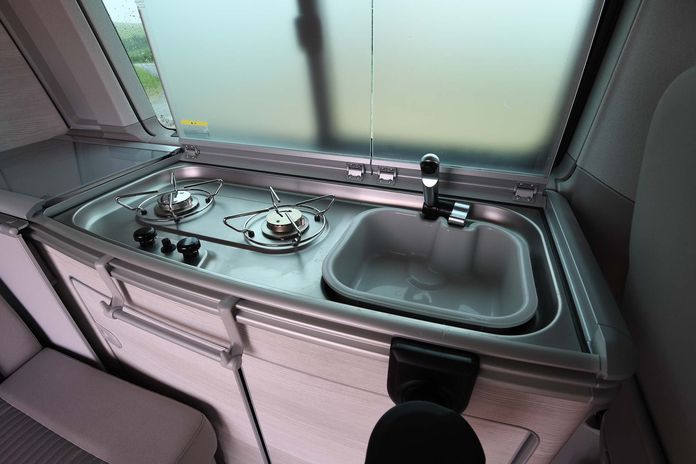Volkswagen California Edition - sink and gas hob