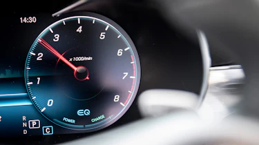 Mercedes C-Class - rev counter