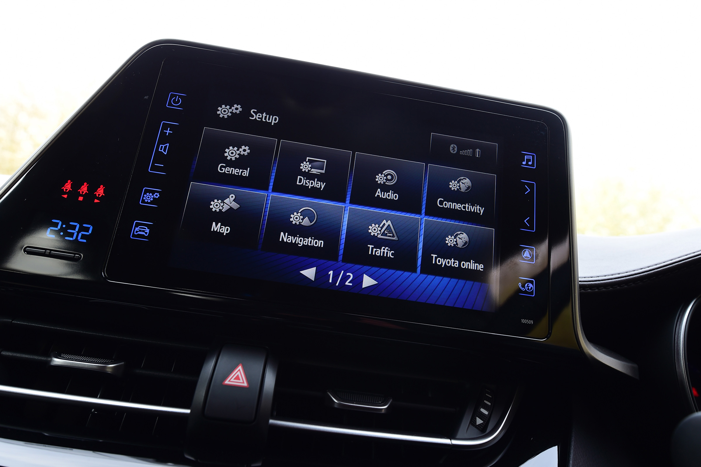 Toyota C-HR - infotainment