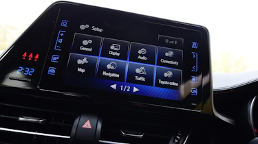 Toyota C-HR - infotainment