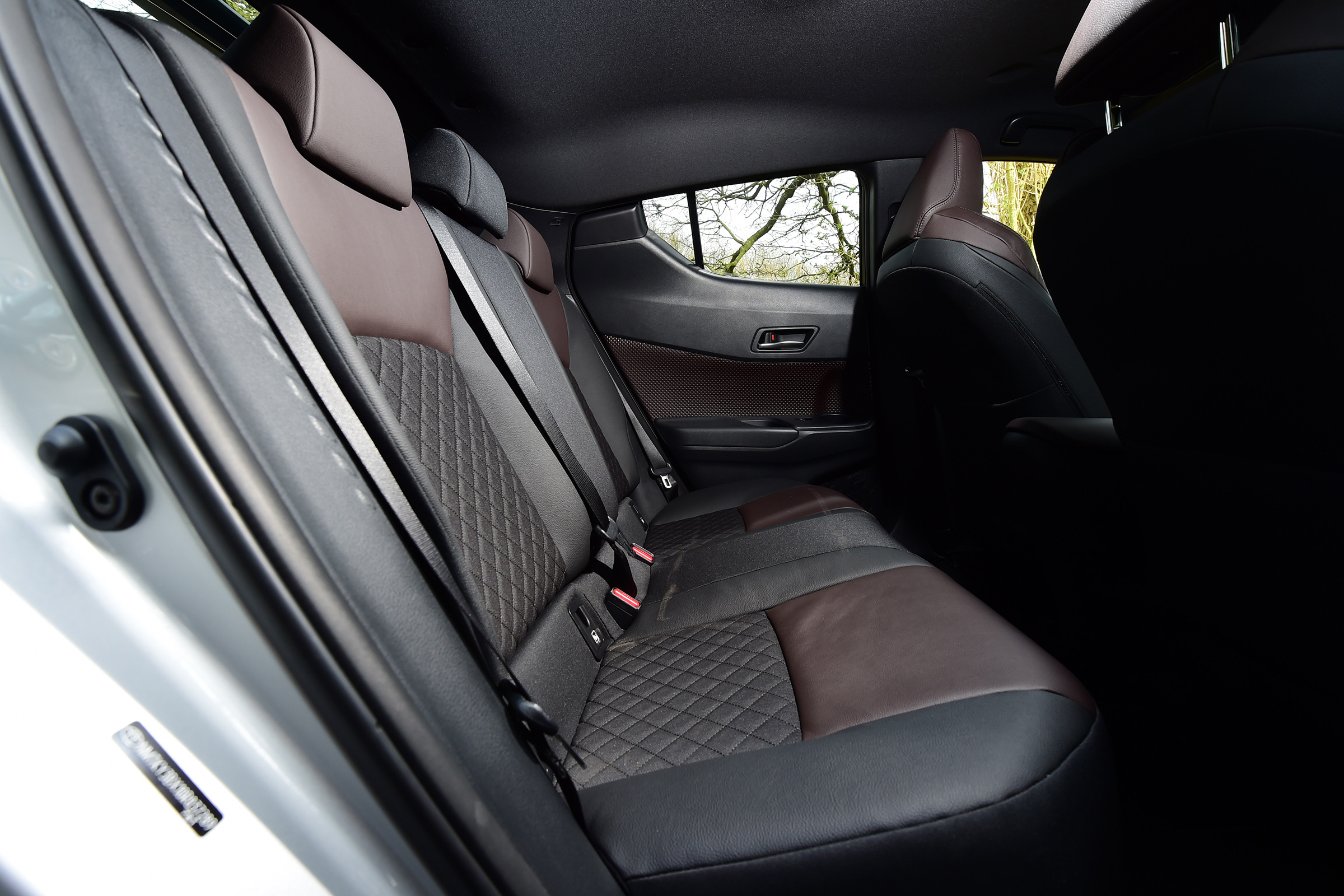 Toyota C-HR - back seats