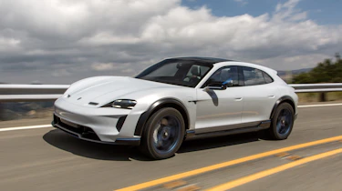 Porsche Mission E Cross Turimso - front tracking