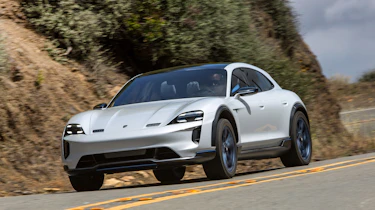 Porsche Mission E Cross Turimso - front cornering