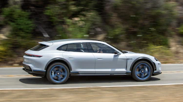 Porsche Mission E Cross Turimso - side