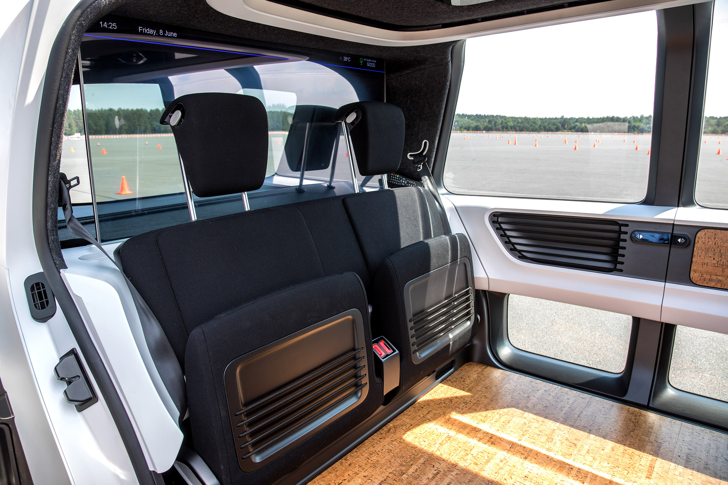 Volkswagen Sedric - seats folded