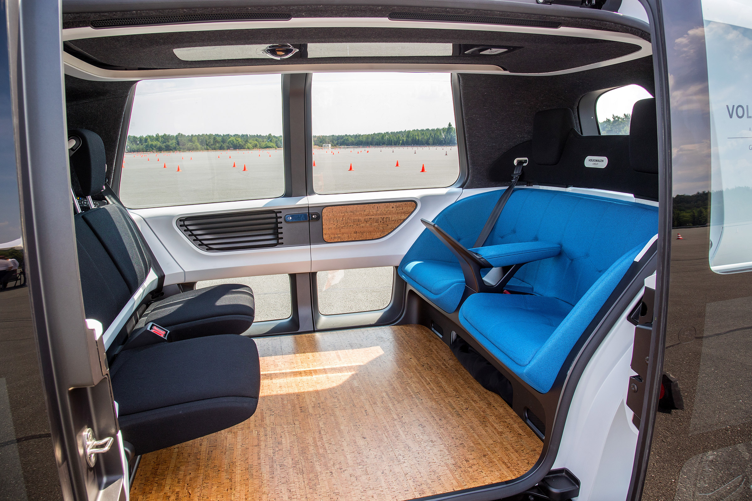Volkswagen Sedric - interior