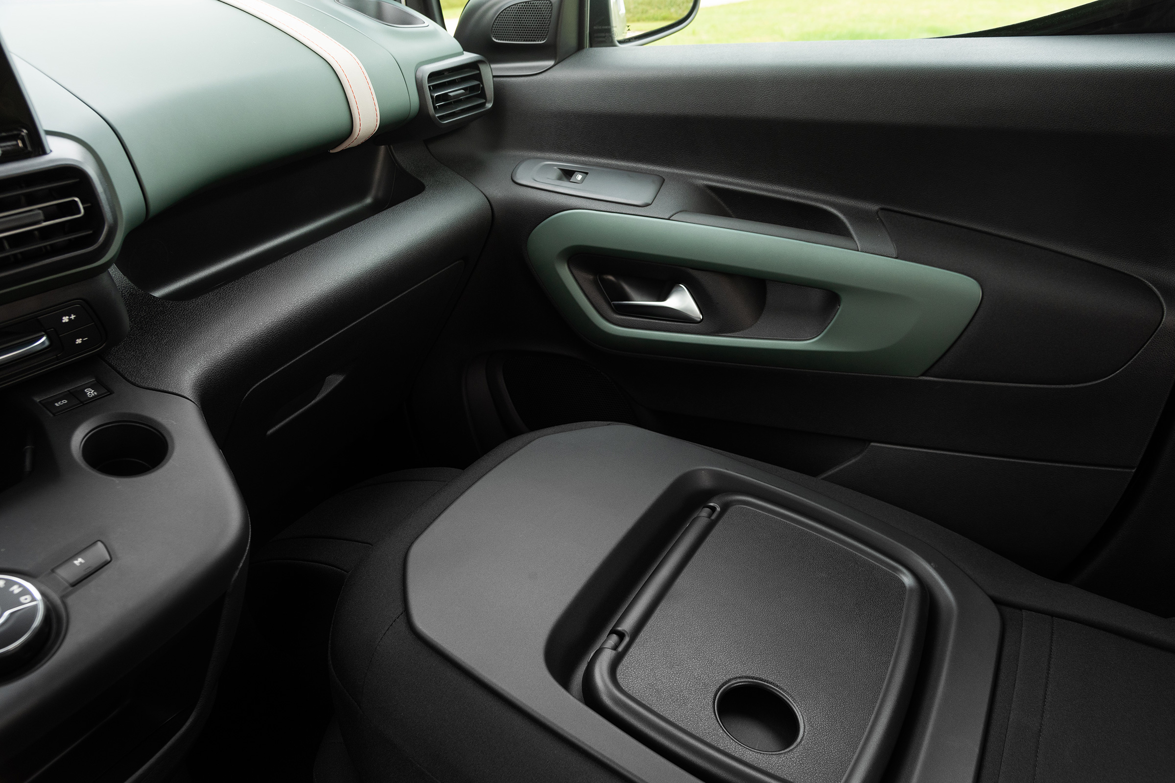 Citroen Berlingo - front seat down