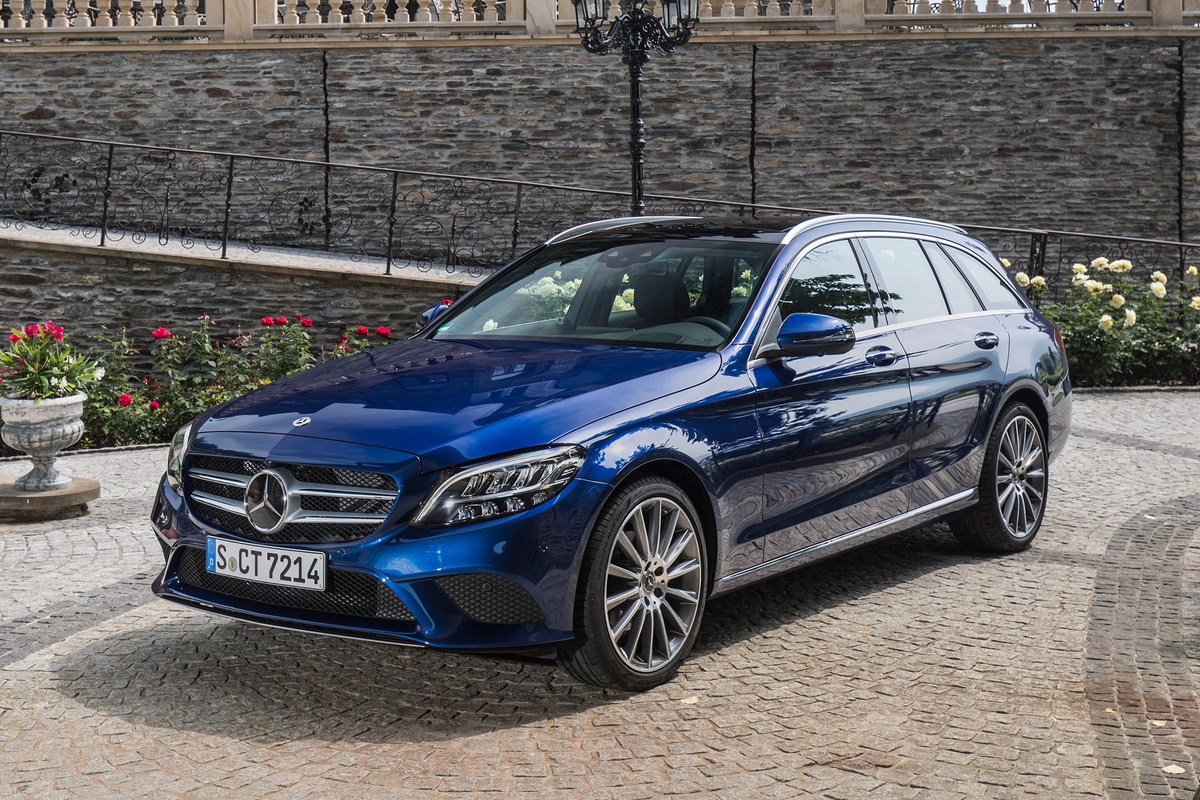 Mercedes C-Class Estate - front static