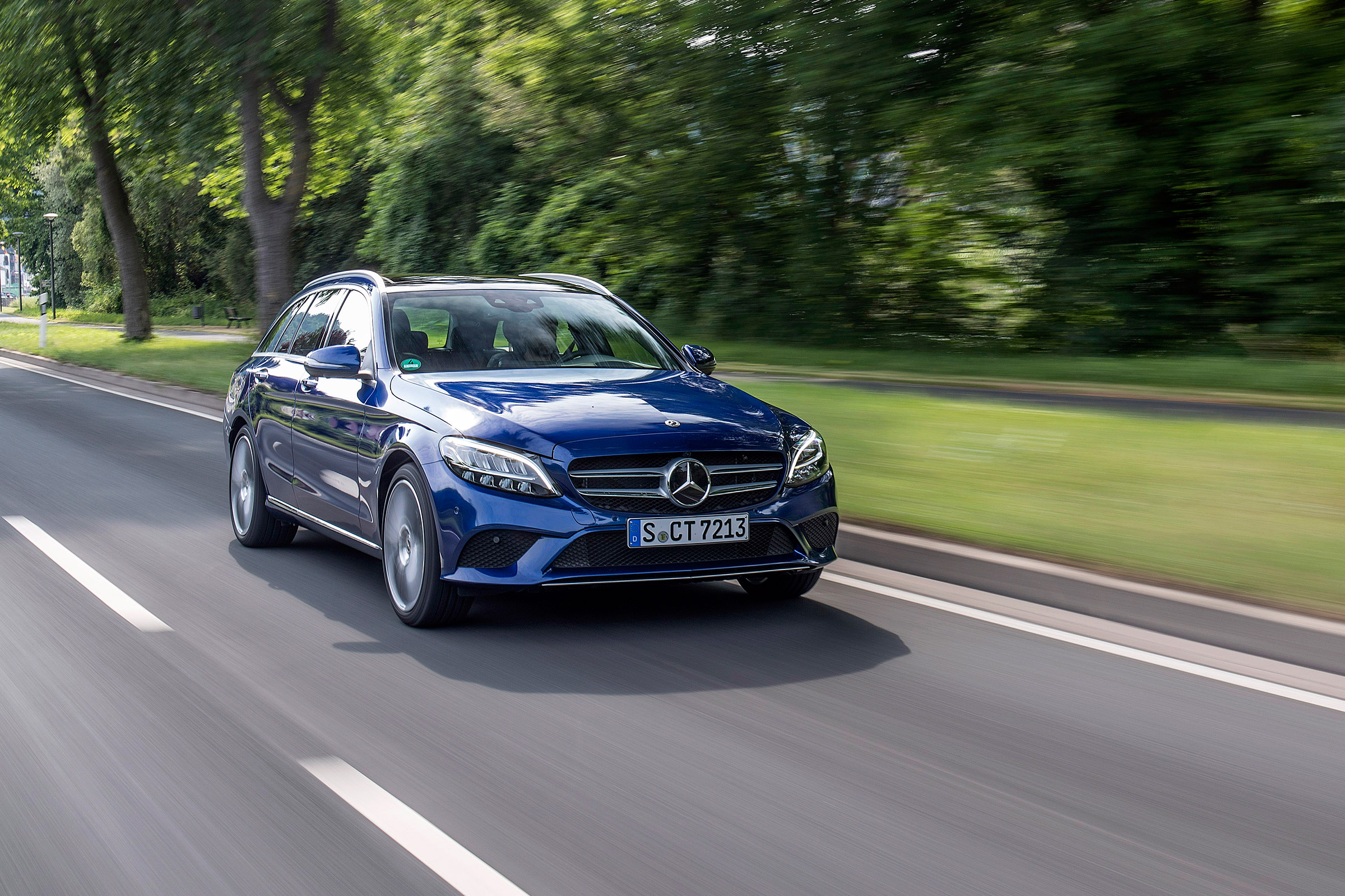 Mercedes C-Class Estate - front tracking