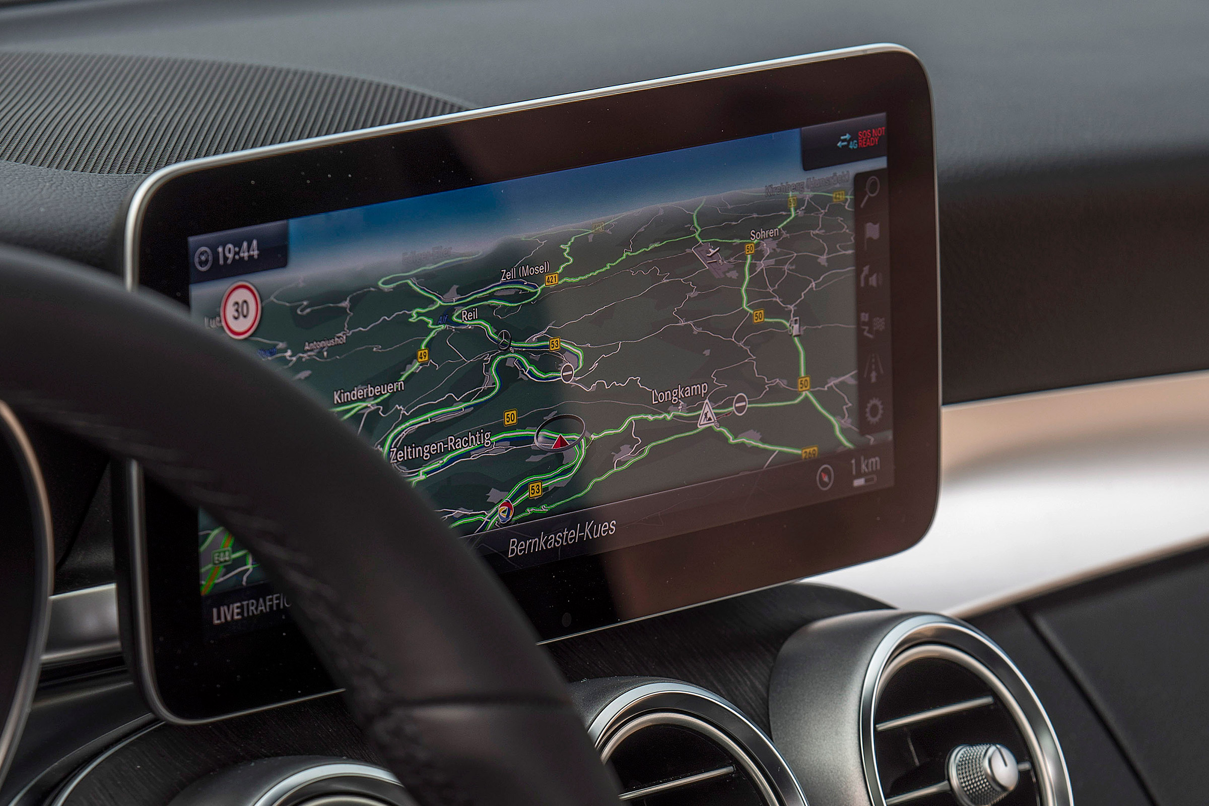 Mercedes C-Class Estate - sat-nav