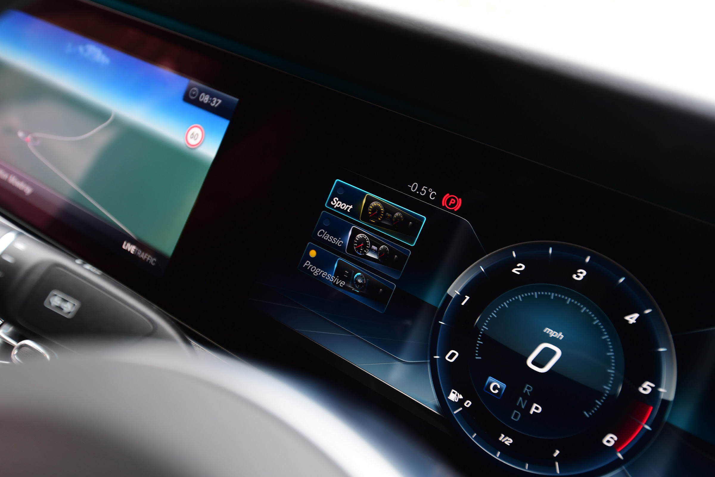 Mercedes CLS dash