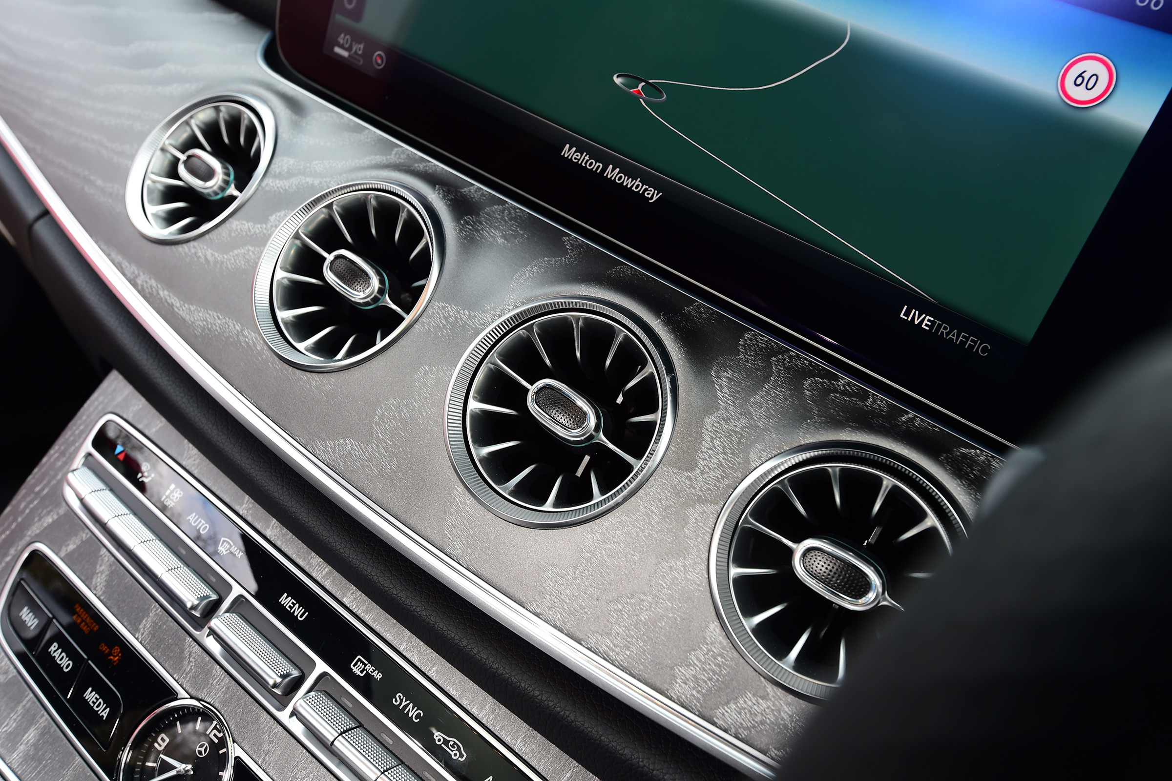 Mercedes CLS dash vents