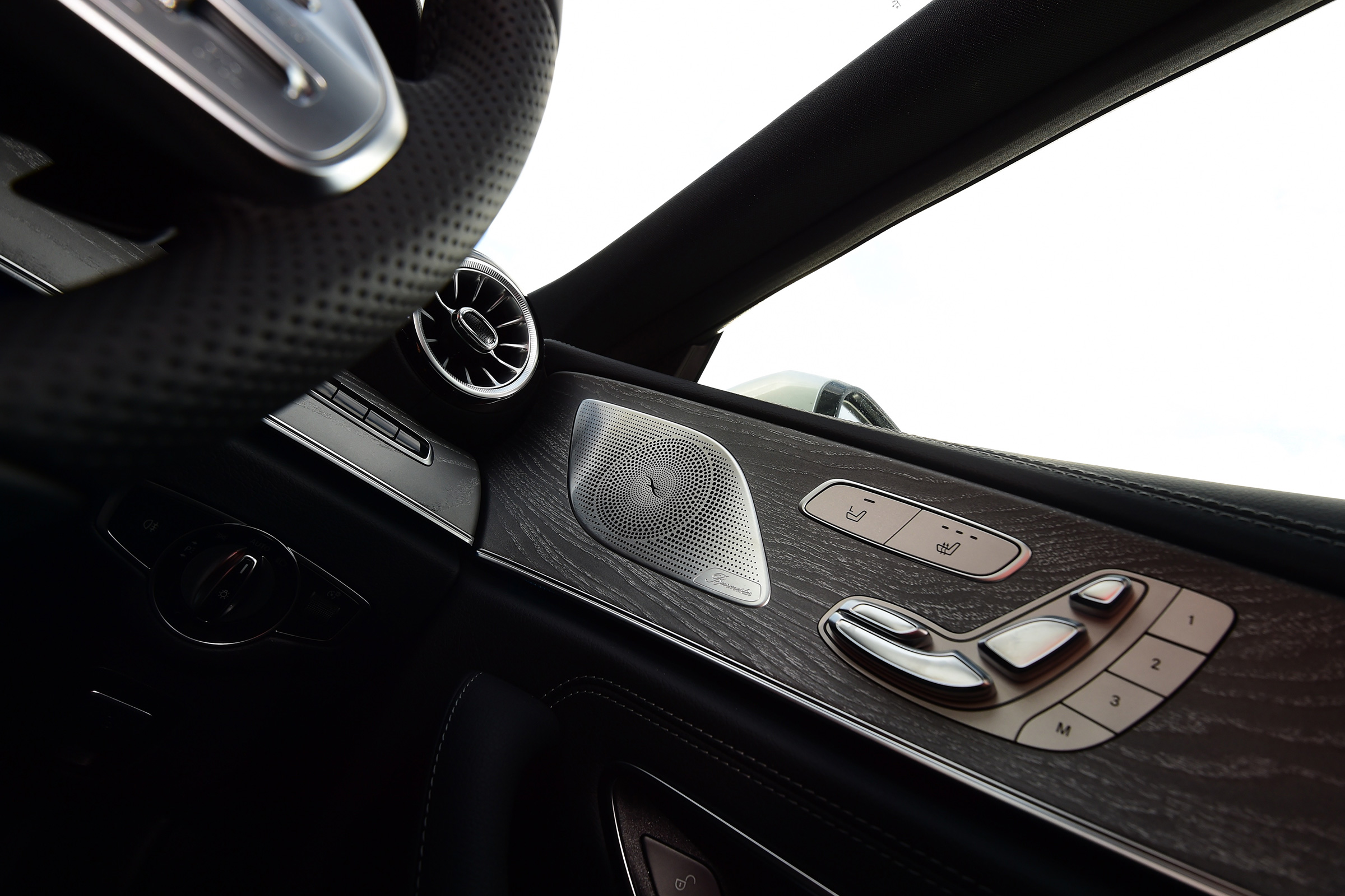 Mercedes CLS seat controls