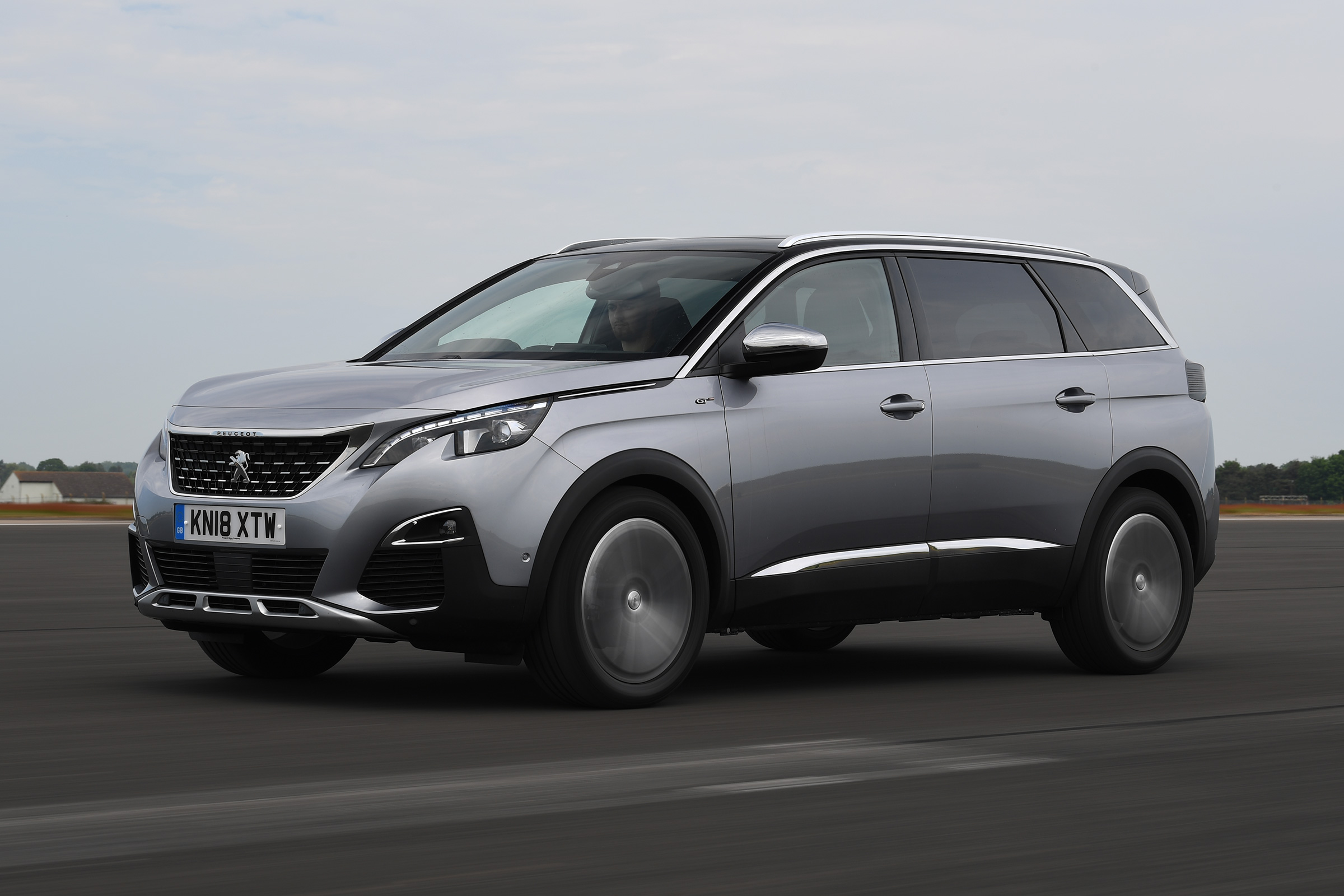 Peugeot 5008 vs Skoda Kodiaq vs SsangYong Rexton - Peugeot 5008