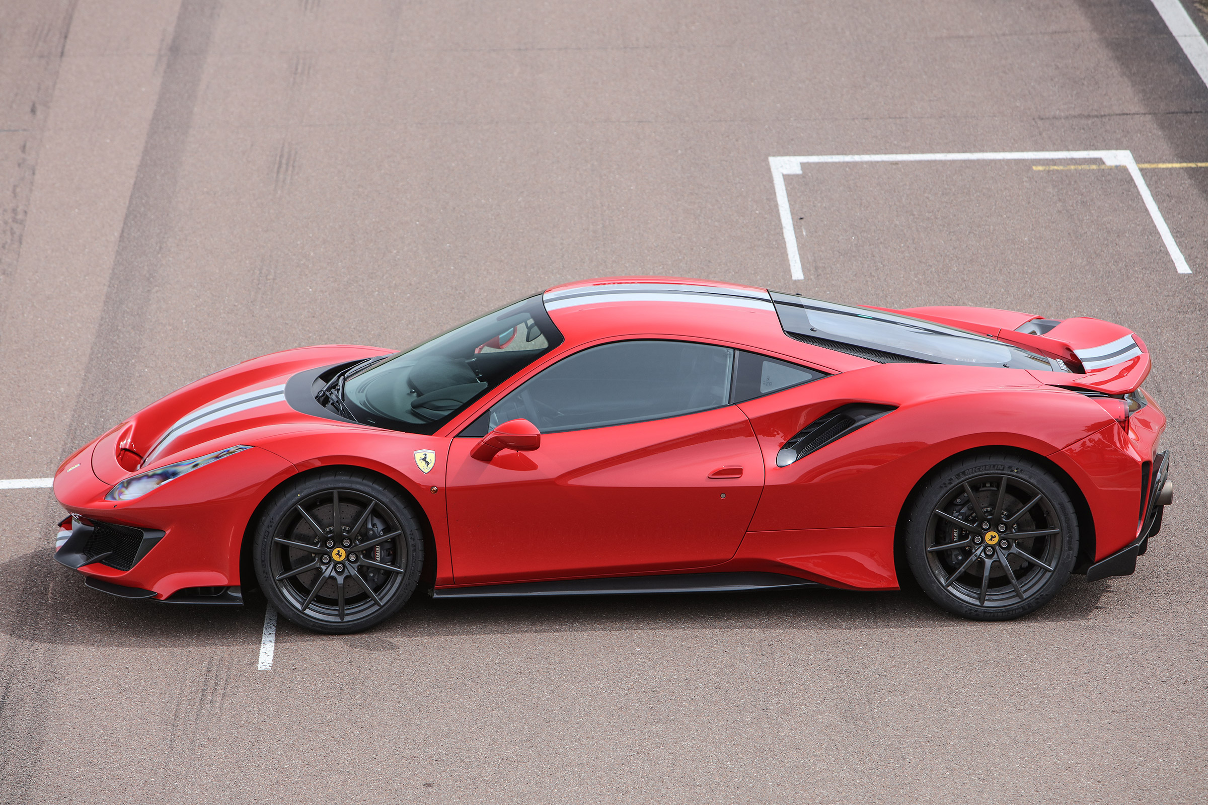 Ferrari 488 Pista - side static