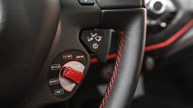 Ferrari 488 Pista - drive mode
