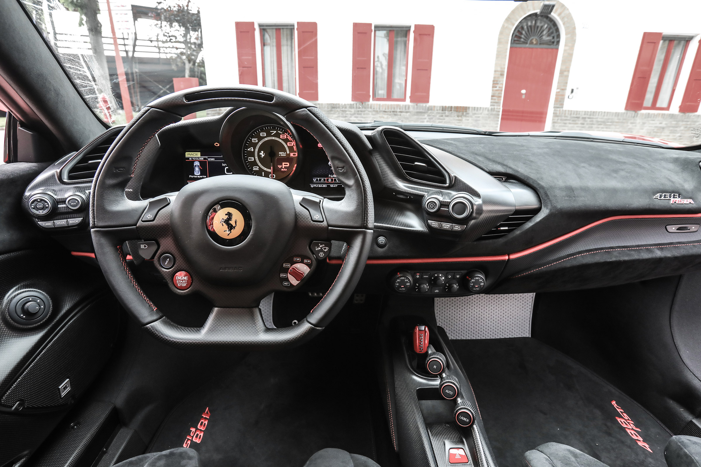 Ferrari 488 Pista - dash