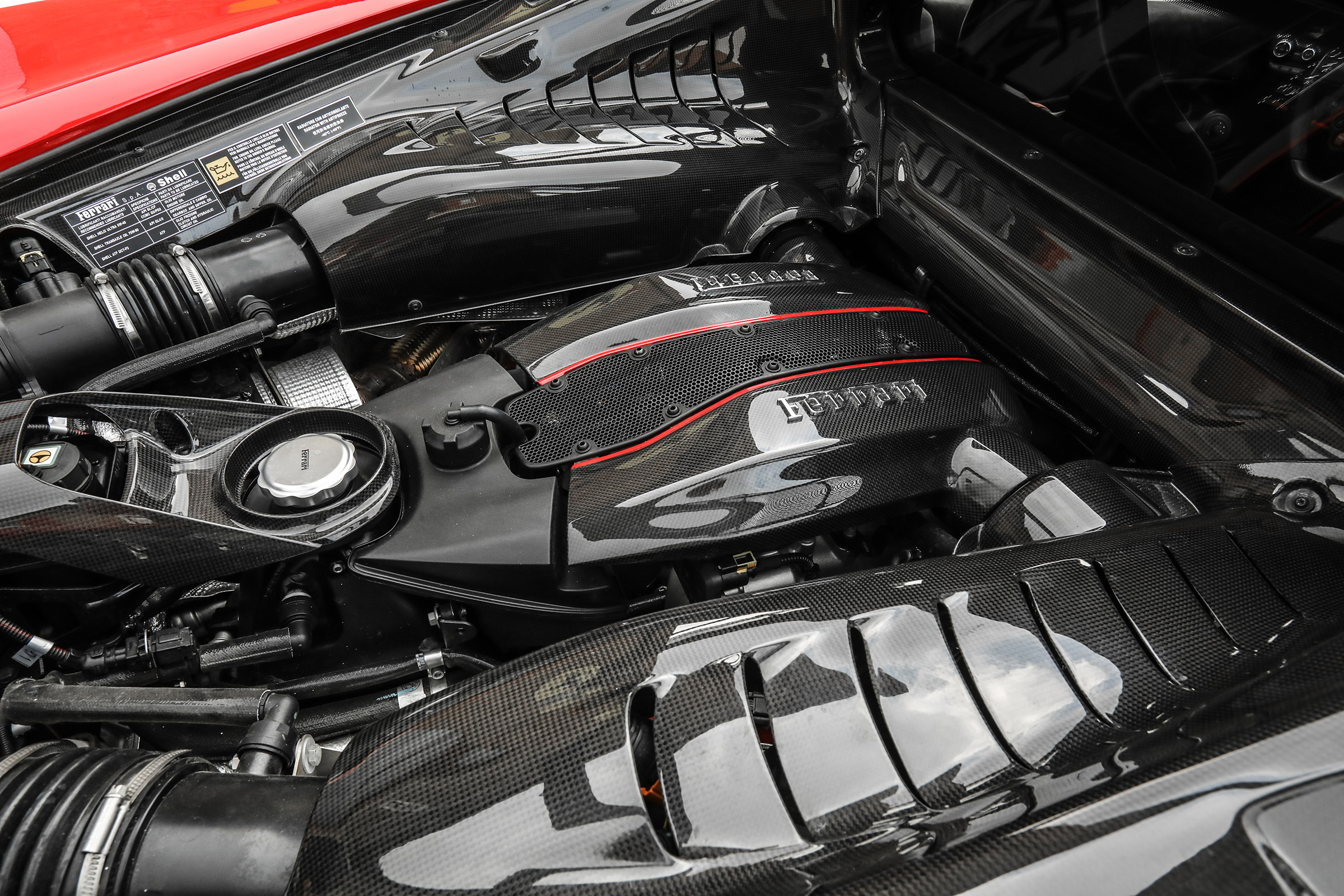 Ferrari 488 Pista - engine close-up