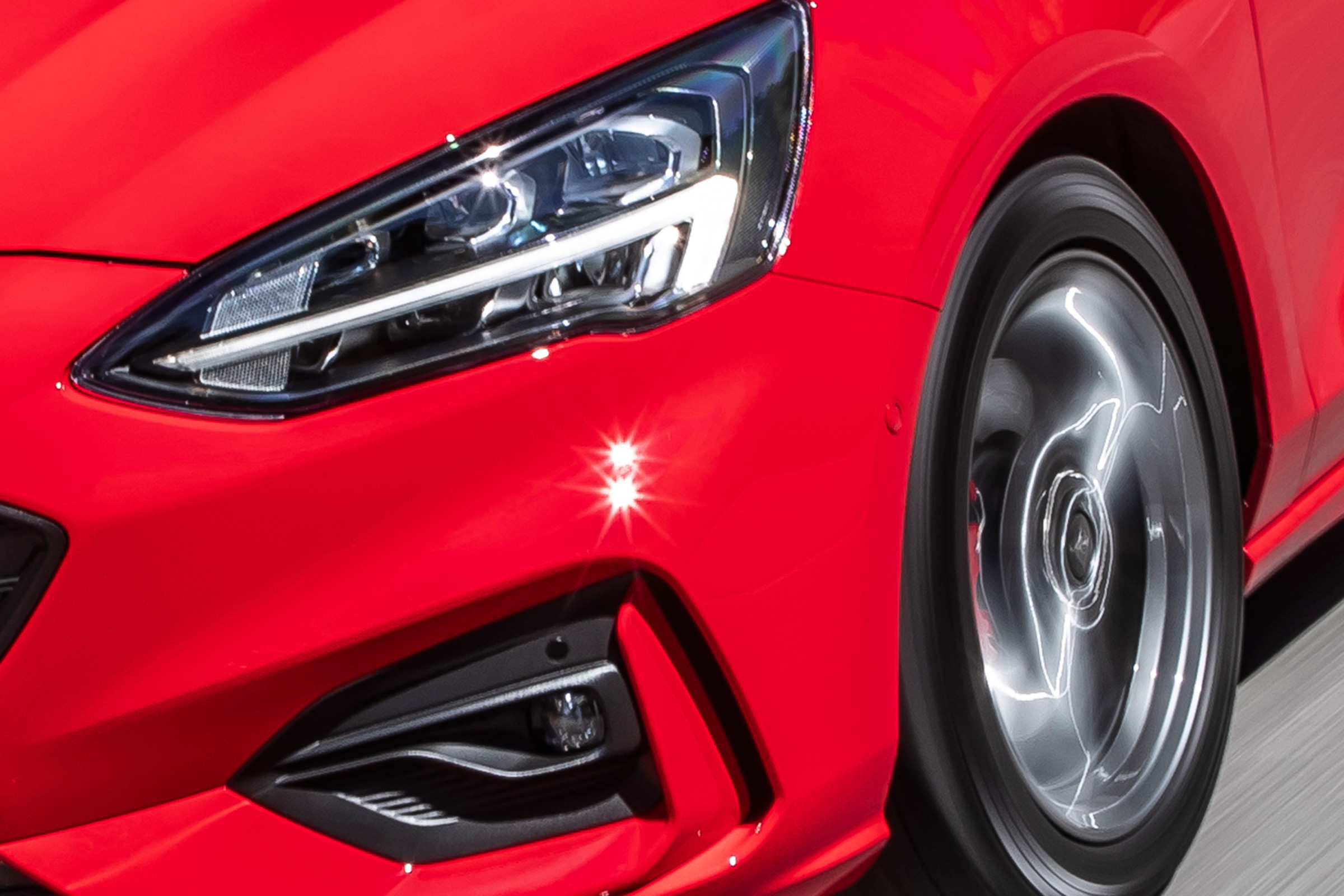 Ford Focus ST-Line Estate - headlight