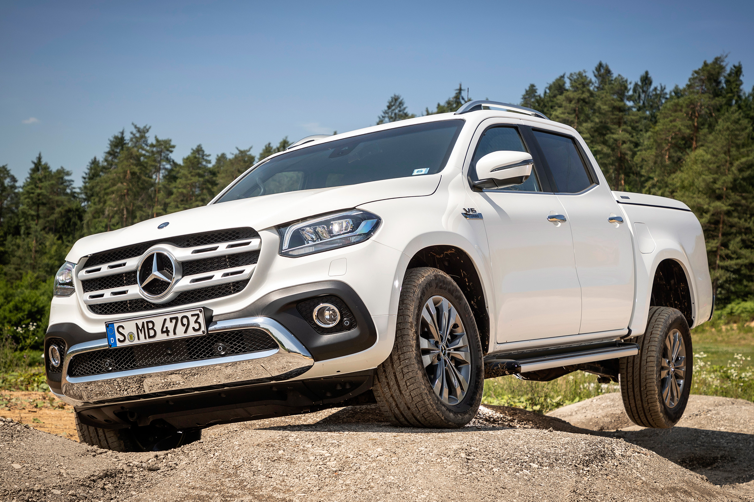 Mercedes X-Class - front