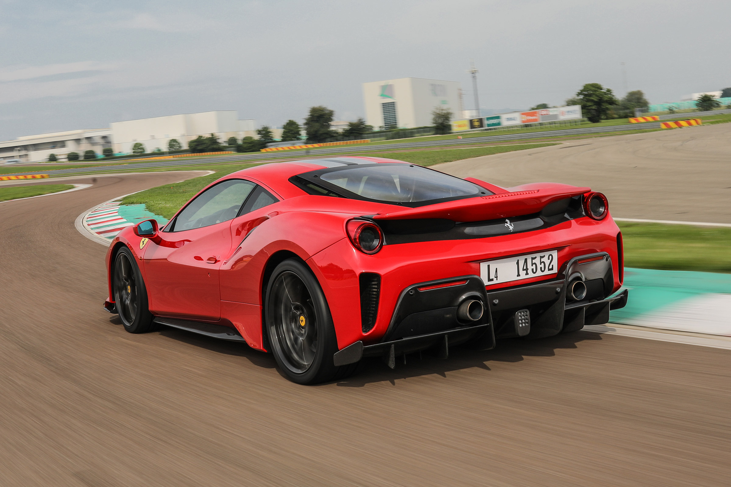 Ferrari 488 Pista - rear cornering