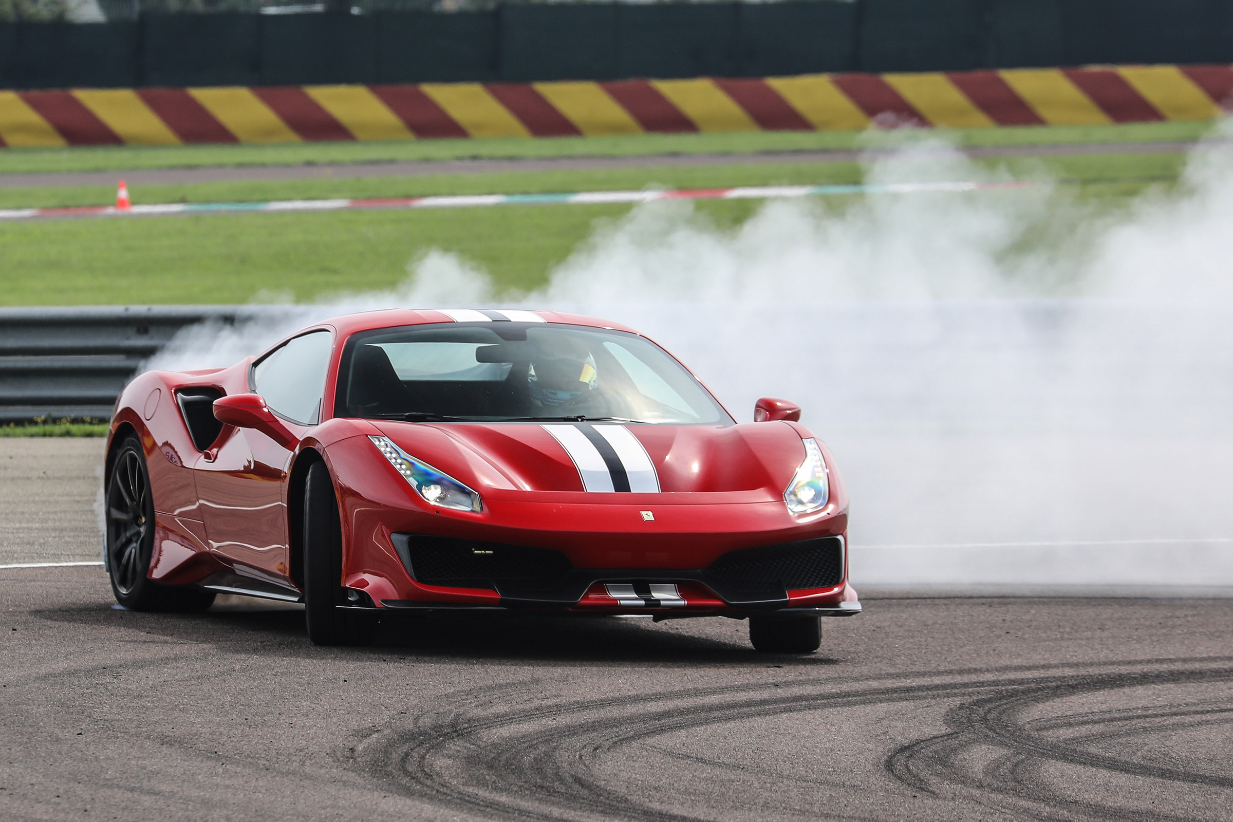 Ferrari 488 Pista - drifting