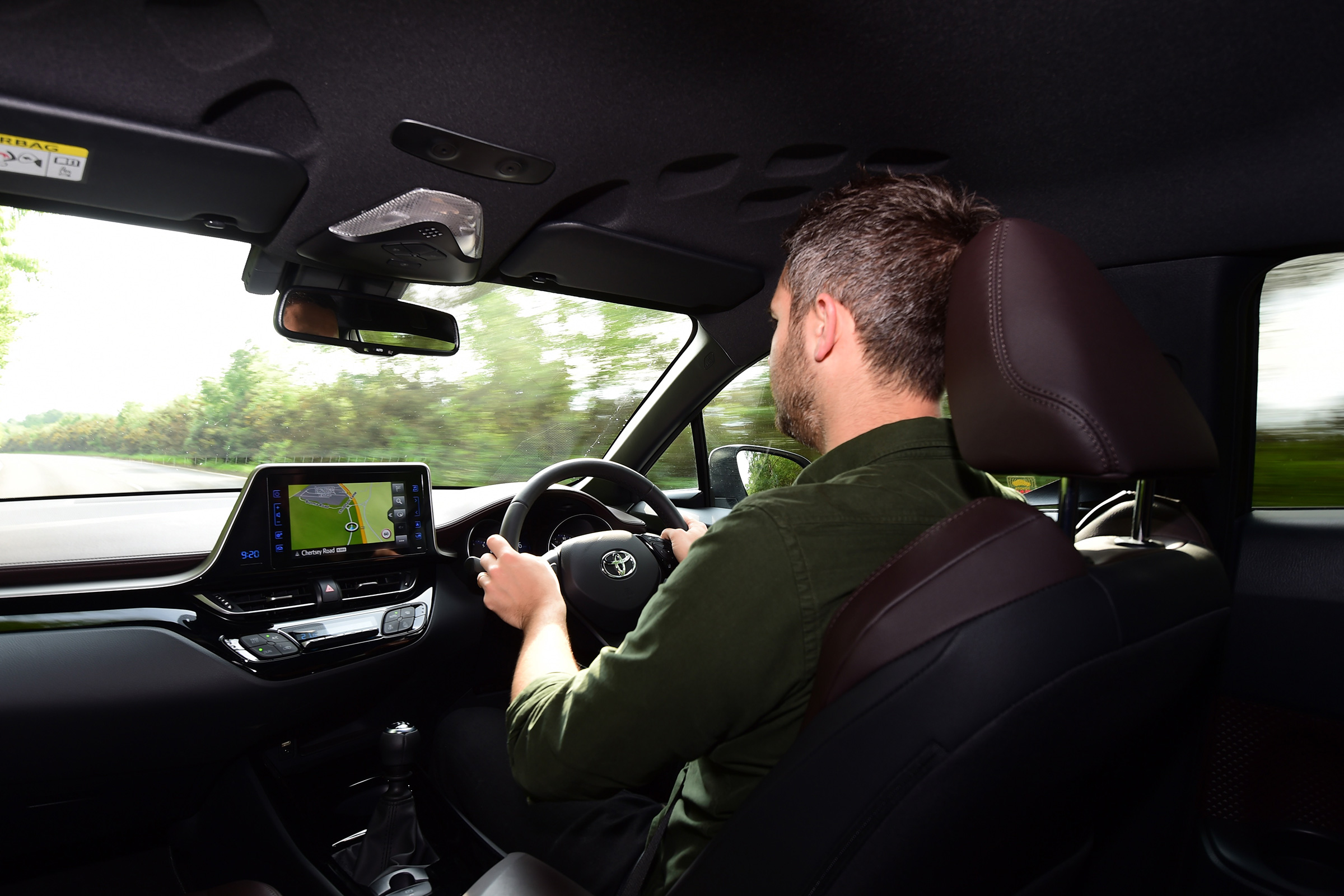 Toyota C-HR - driving