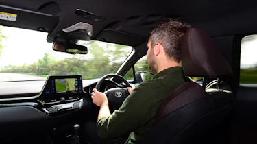 Toyota C-HR - driving