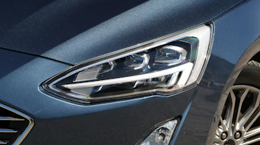 Ford Focus diesel Titanium - headlight