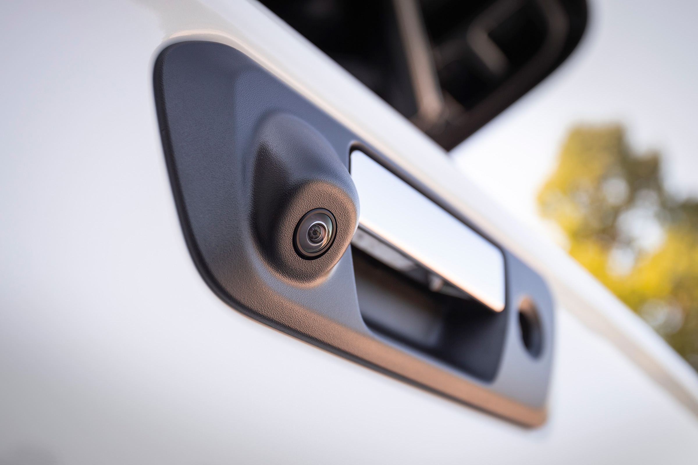 Mercedes X-Class - handle