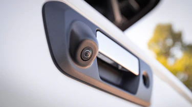 Mercedes X-Class - handle
